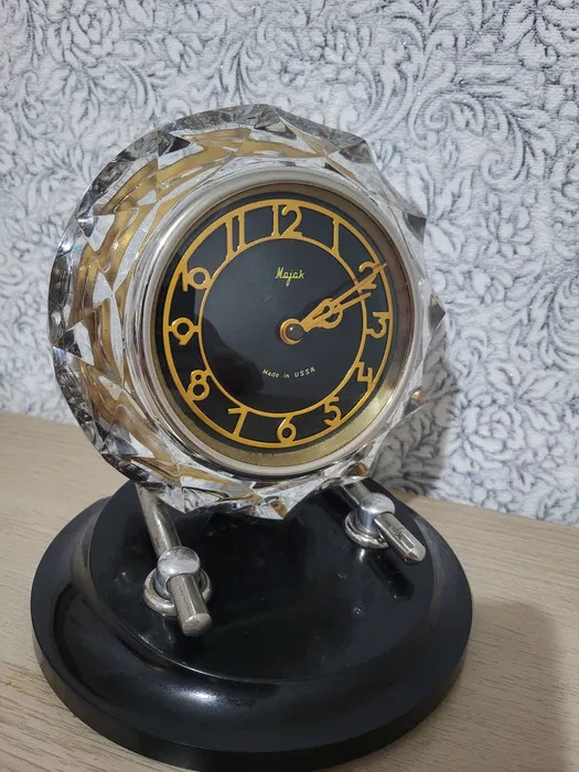 Часы Маяк ретро .