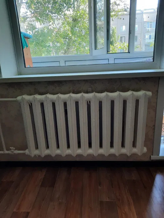 Продам чугунную батарею