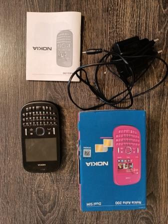 Продам Сотовый телефон Nokia Asha 200 RM-761на 2 сим карты.Самый крутой из кнопочных телефонов.Б\у в отличном состоянии.