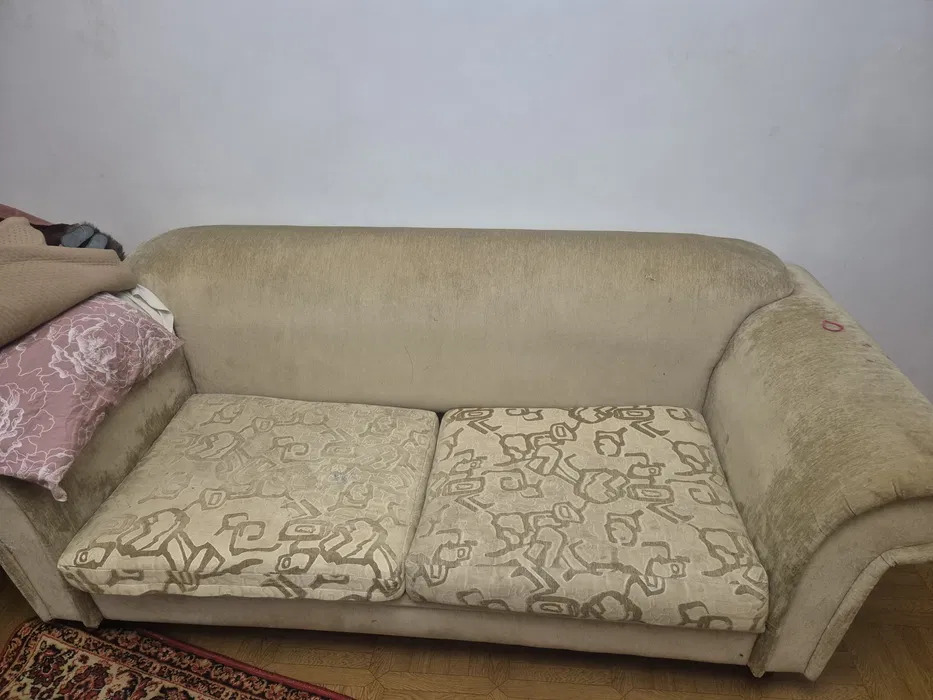 Отдам диван бесплатно.