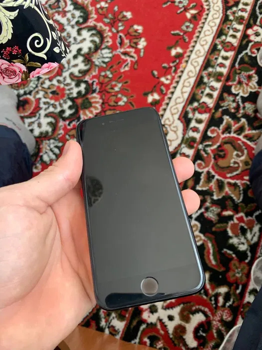 Продается Iphone 7.