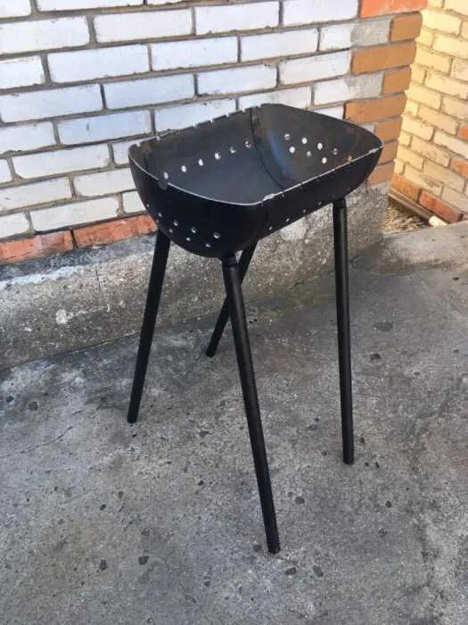 Мангал новый небольшой