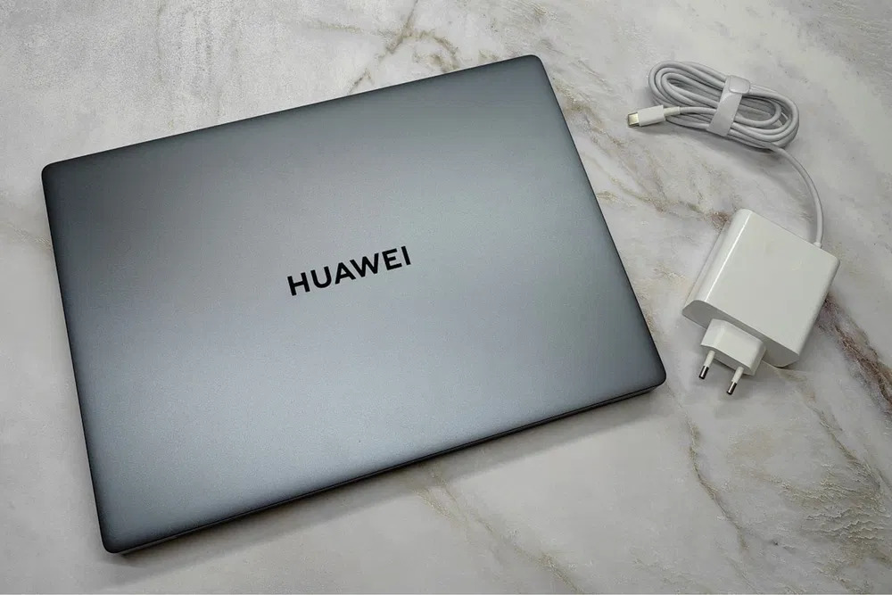 Продам компактный, легкий ноутбук Huawei MateBook D14