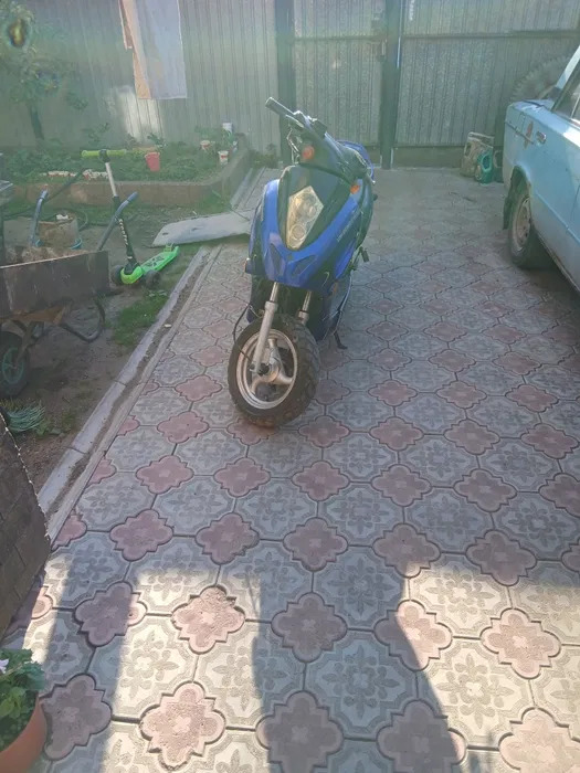 Продам скутер 80 кубов