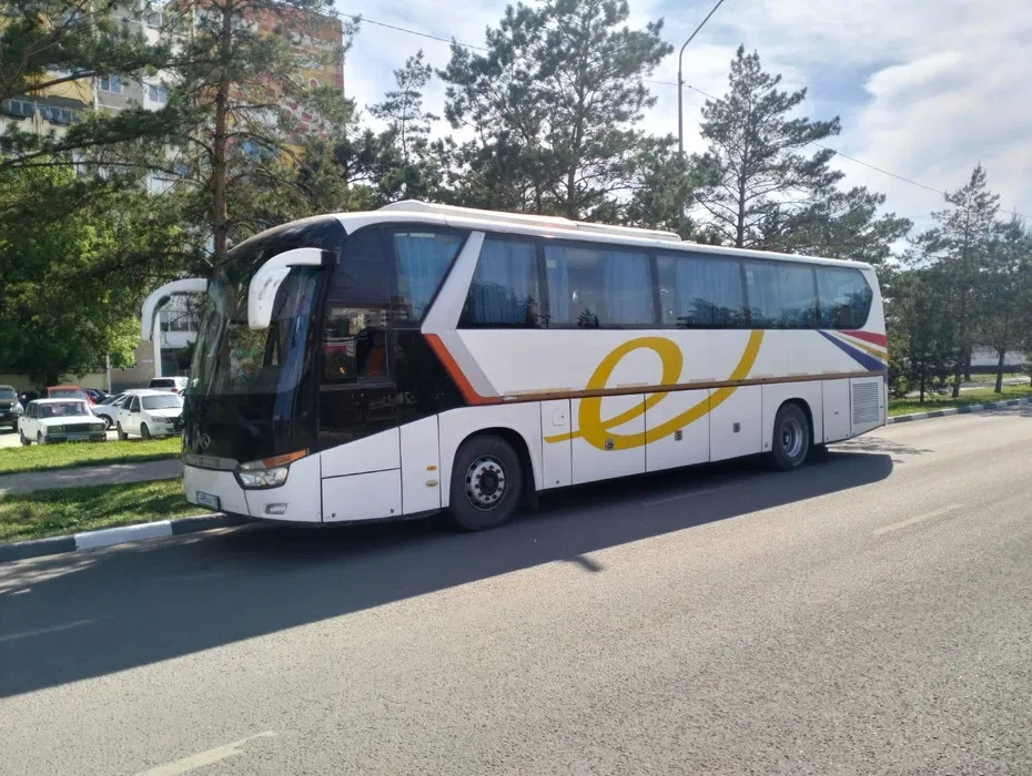 Услуга автобуса перевозка пасажиров с кондиционером