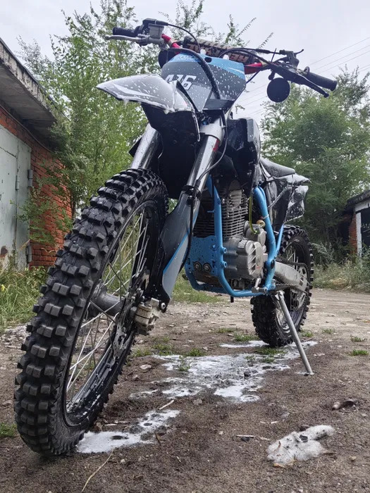 Продам мотоцикл 250 Кубов.